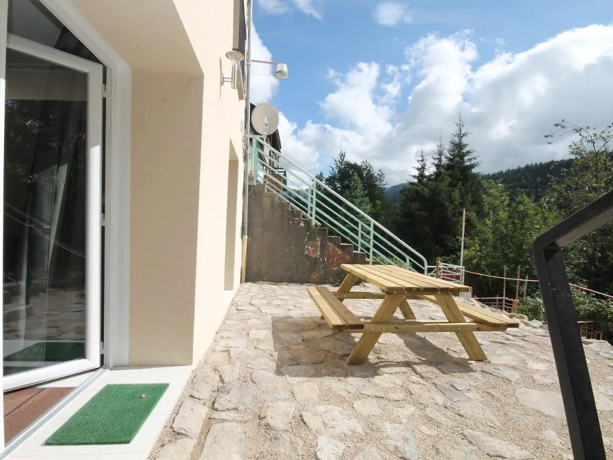 Le Mont-Dore: Beau T2Bis Avec Terrasse, 2 Chambres, Wifi - Fr-1-608-70 Lägenhet Le Mont-Dore